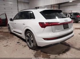 Audi E-Tron Premium Quattro, снимка 3