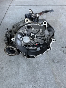 VW Golf 1.4бензин НА ЧАСТИ - 50 лв. / 25.56 € - 59865307 4