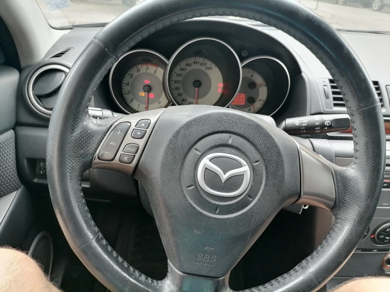 Mazda 3 1.6, снимка 5 - Автомобили и джипове - 49324593