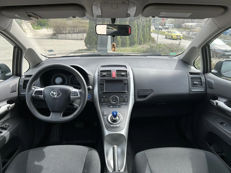 Toyota Auris 1.8 HYBRID, снимка 5 - Автомобили и джипове - 49517680