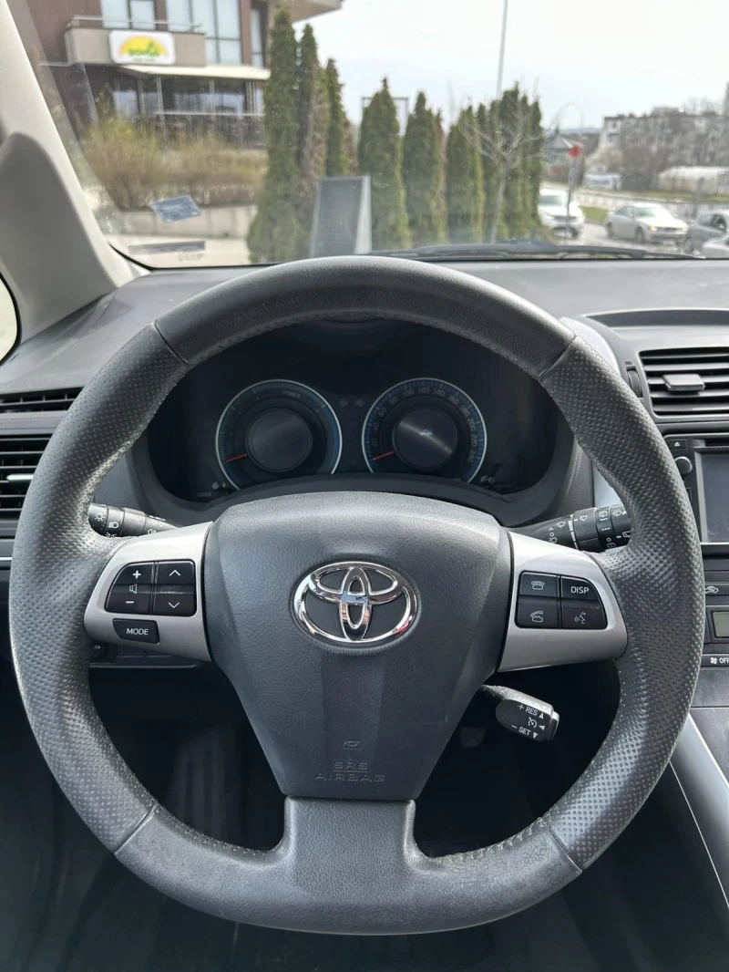 Toyota Auris 1.8 HYBRID, снимка 7 - Автомобили и джипове - 49517680