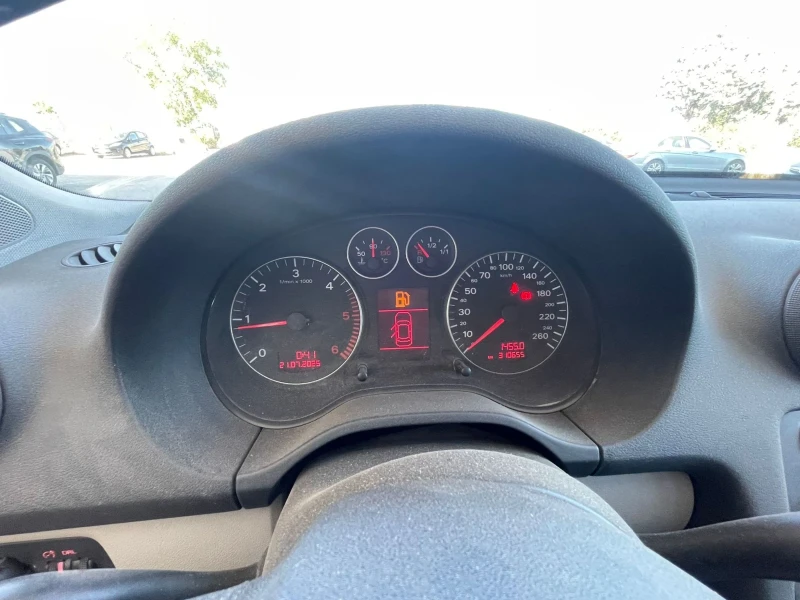 Audi A3 2.0ydi, снимка 8 - Автомобили и джипове - 52580566