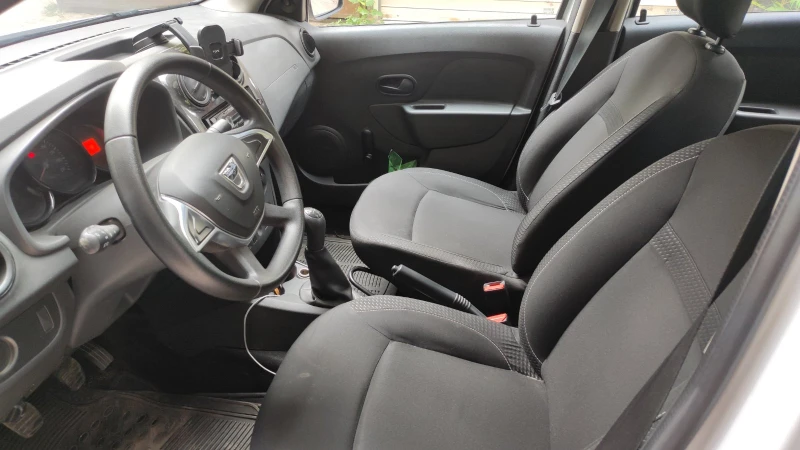 Dacia Logan, снимка 7 - Автомобили и джипове - 52053605