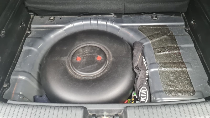 Kia Venga 1.4i, 16V, 90 к.с., ГАЗ, снимка 11 - Автомобили и джипове - 52468397