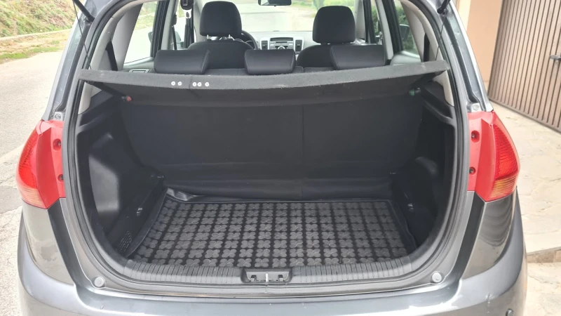 Kia Venga 1.4i, 16V, 90 к.с., ГАЗ, снимка 9 - Автомобили и джипове - 52468397