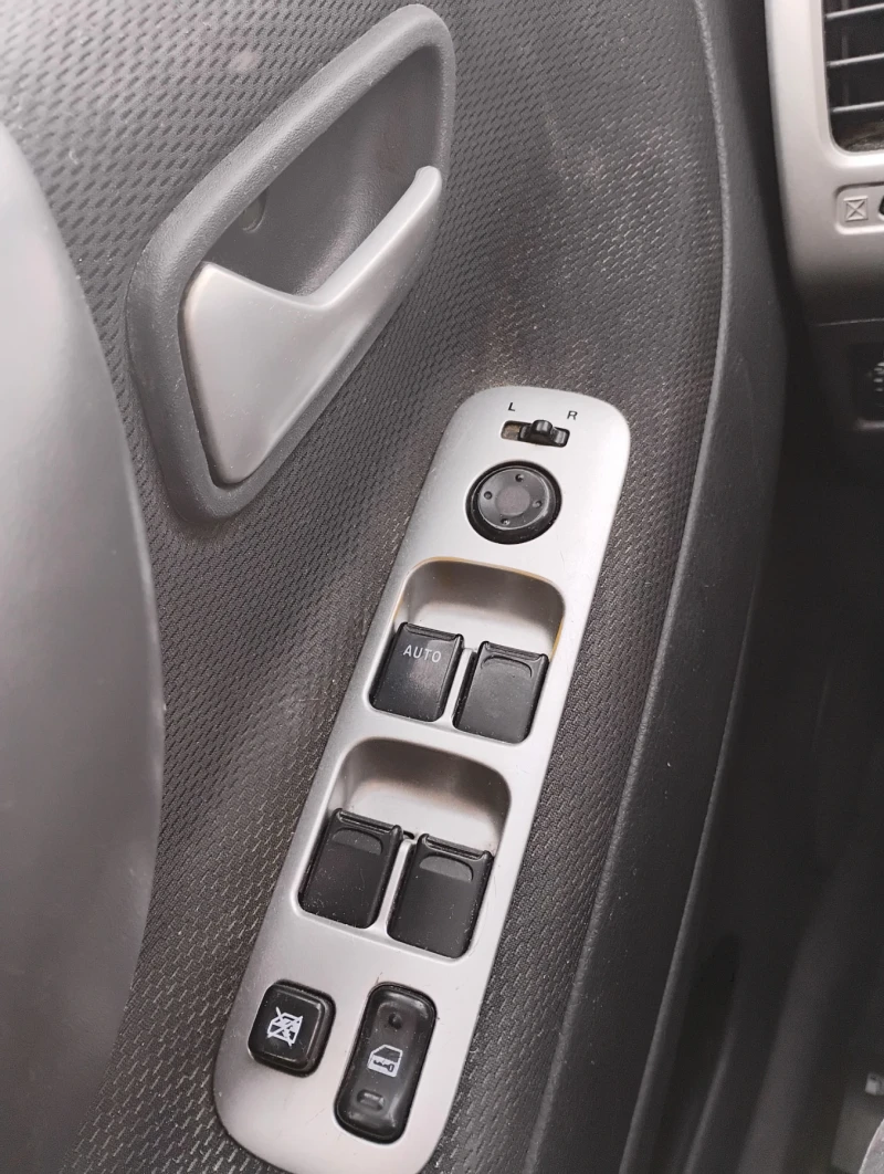 Suzuki Liana 1.3 16V, снимка 8 - Автомобили и джипове - 53152382