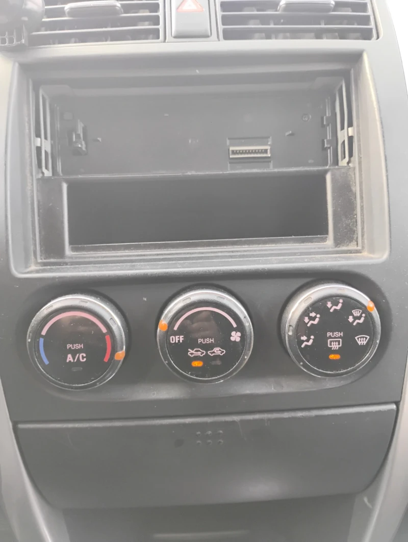 Suzuki Liana 1.3 16V, снимка 9 - Автомобили и джипове - 53152382