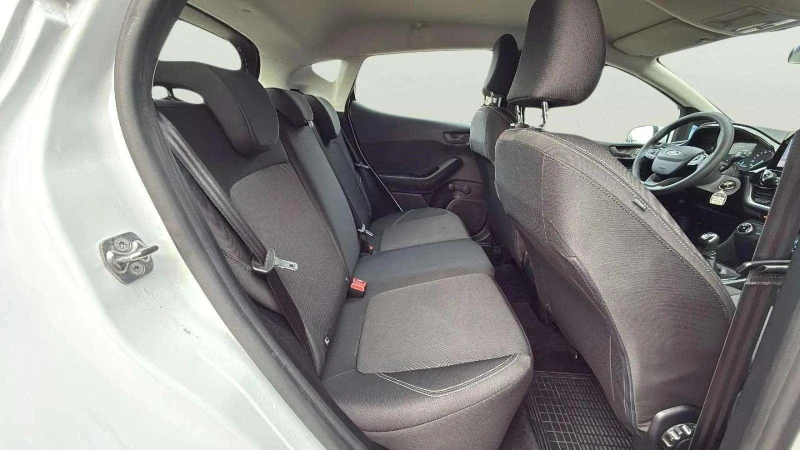 Ford Fiesta 1.1 L, снимка 12 - Автомобили и джипове - 53502176