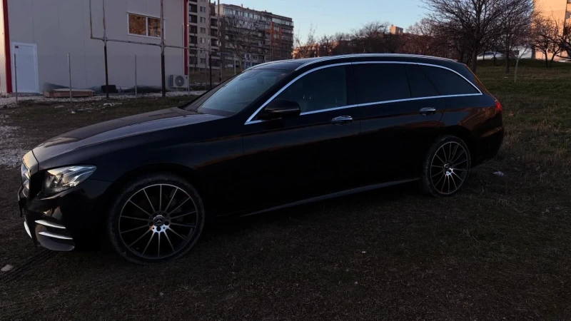 Mercedes-Benz E 220, снимка 3 - Автомобили и джипове - 53538508