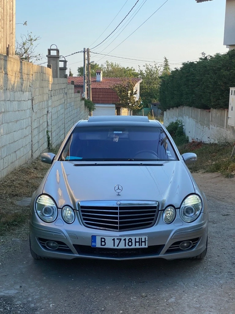 Mercedes-Benz E 500, снимка 1 - Автомобили и джипове - 47299688