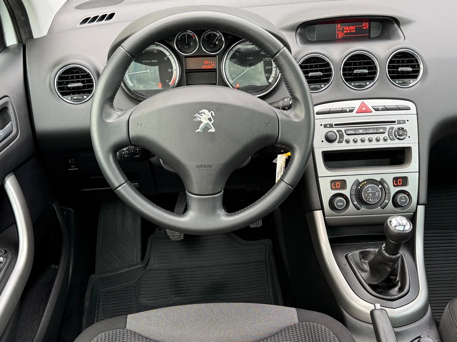 Peugeot 308 1.6i * Климатроник* * Face-Lift* * Серв.история*  - изображение 10