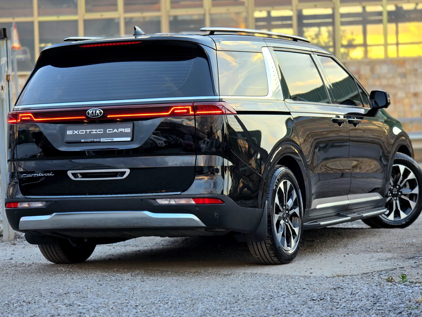 Kia Carnival 2.2 CRDi ! 6+ 3 места ! Signature ! - изображение 4