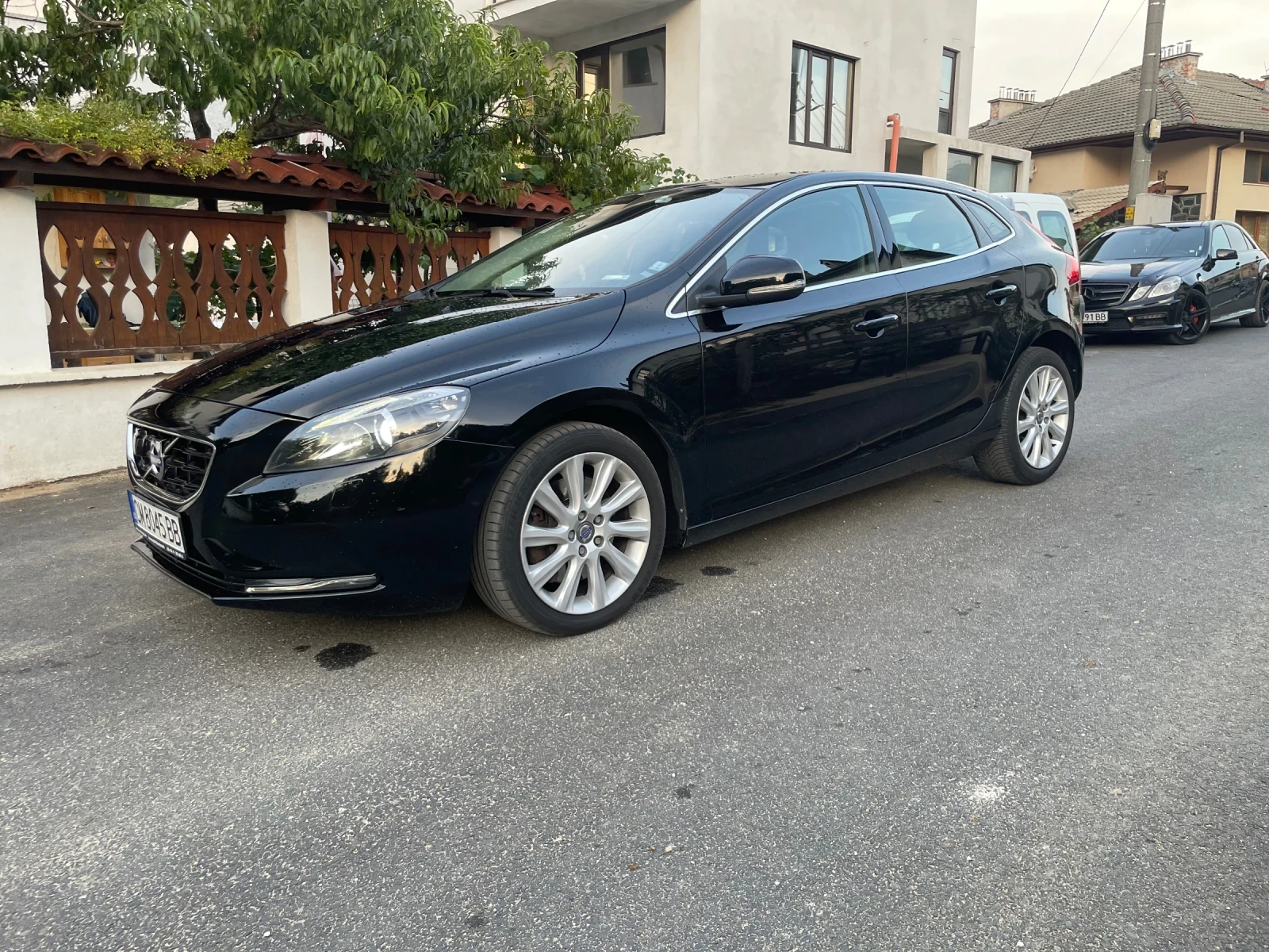 Volvo V40 D4 190 к.с. - изображение 2