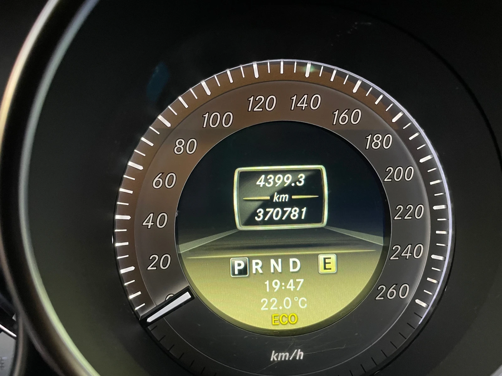 Mercedes-Benz C 220 Комби - изображение 6