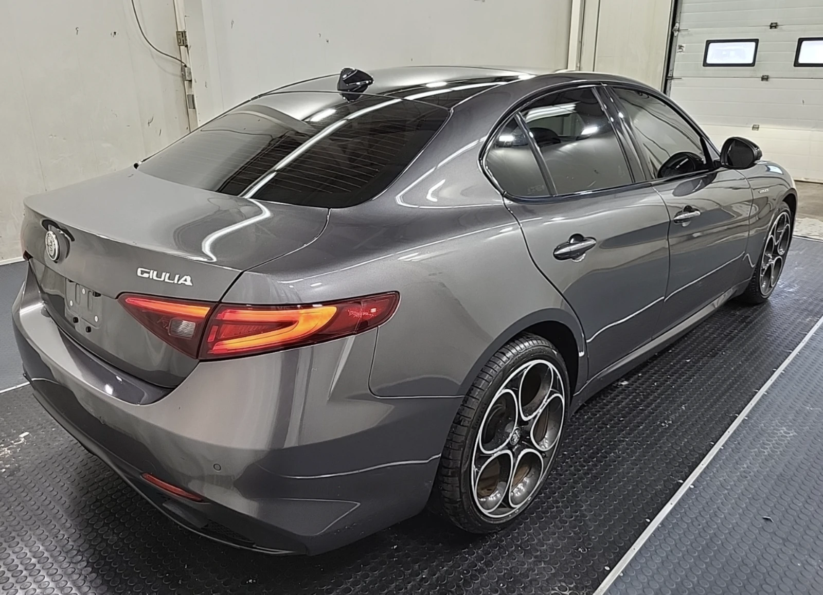 Alfa Romeo Giulia VELOCE - изображение 3