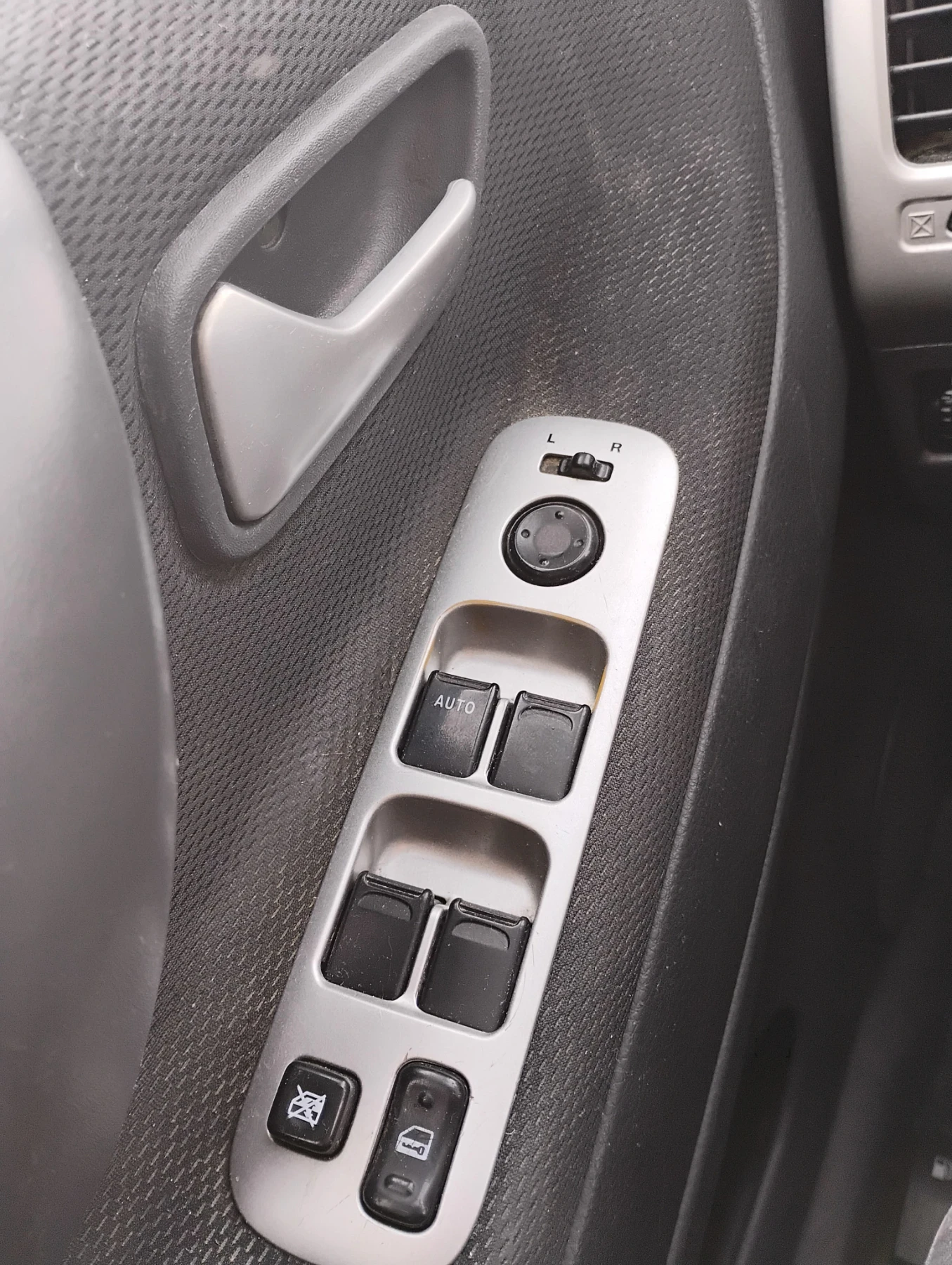 Suzuki Liana 1.3 16V | Mobile.bg � ����������� 8