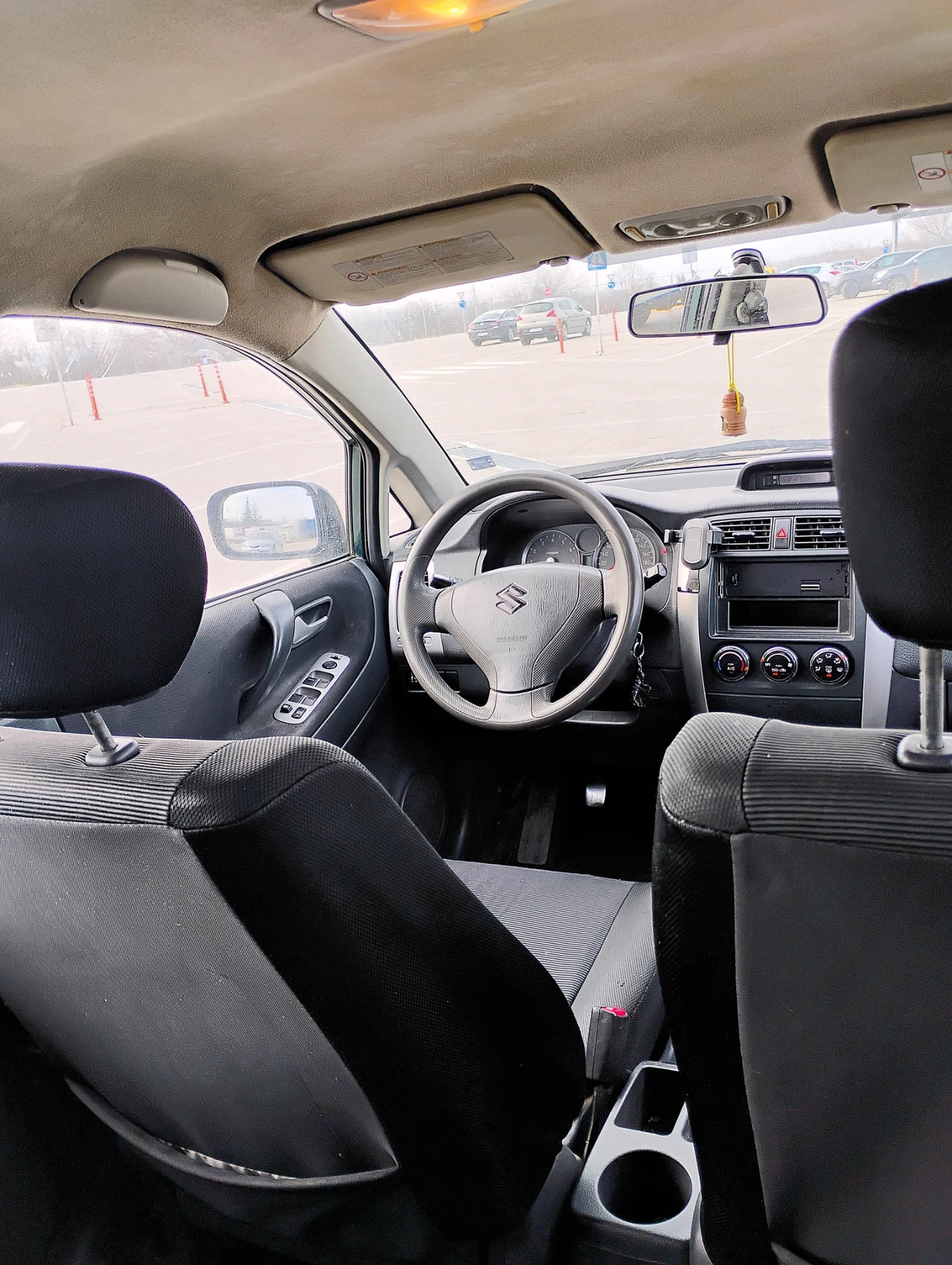 Suzuki Liana 1.3 16V | Mobile.bg � ����������� 10