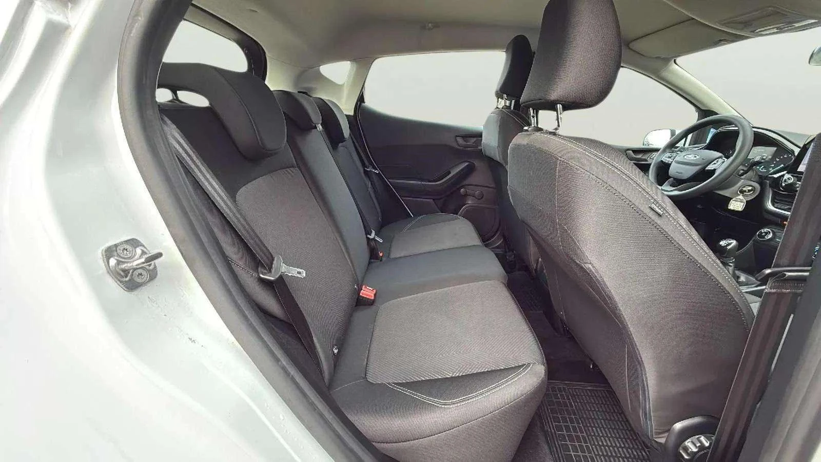 Ford Fiesta 1.1 L, снимка 12 - Автомобили и джипове - 53502176