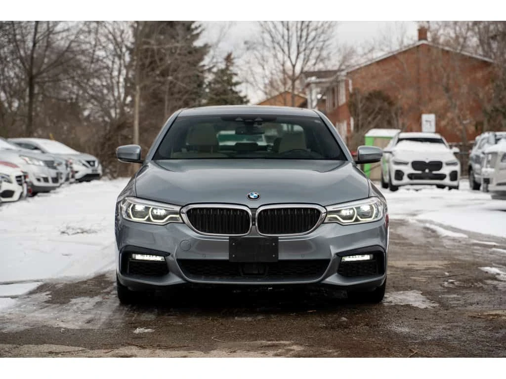 BMW 540 i xDrive| CARFAX| МАСАЖИ | 360 | HARMAN KARDON , снимка 2 - Автомобили и джипове - 53953145