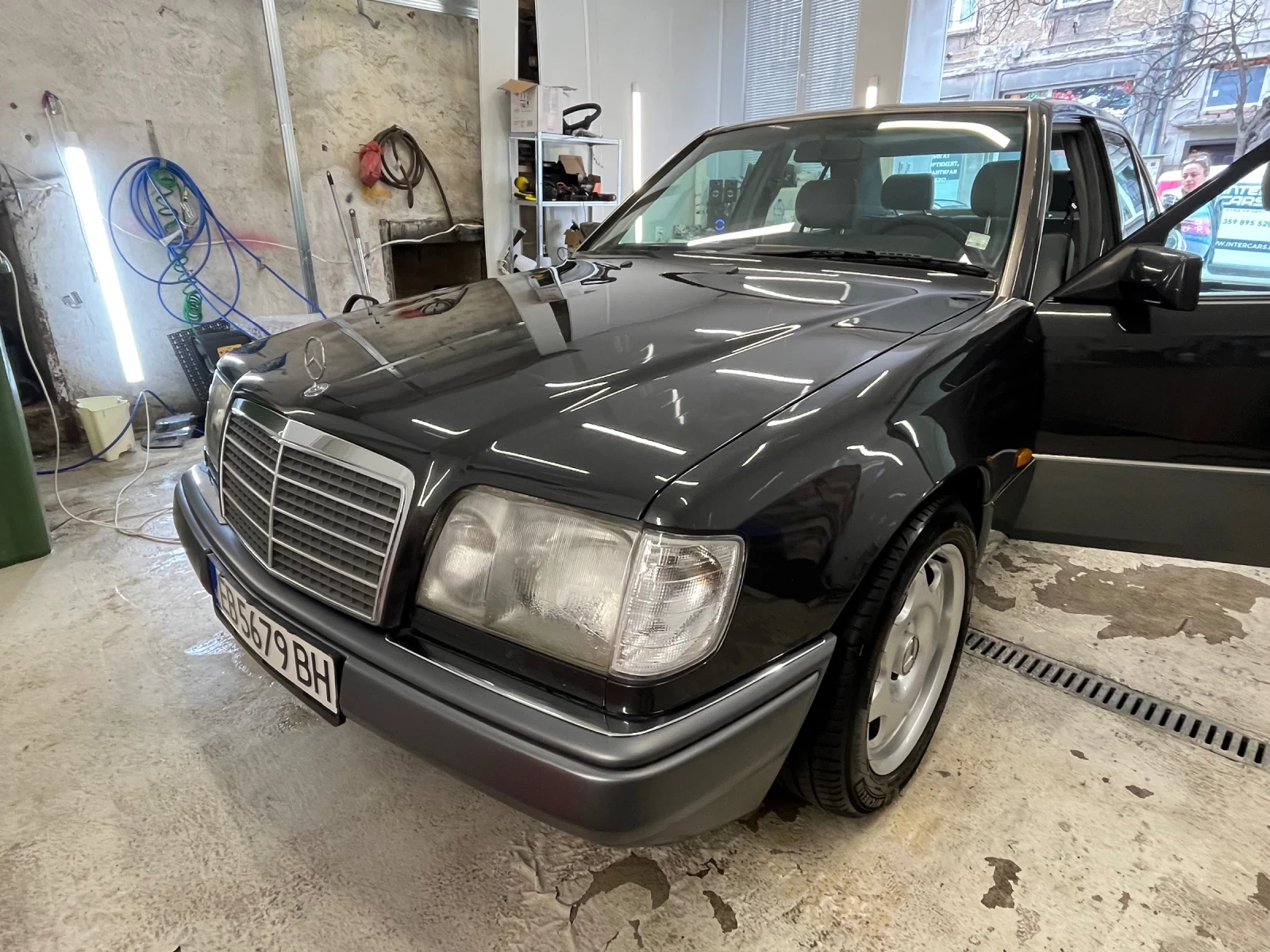 Mercedes-Benz E 200, снимка 11 - Автомобили и джипове - 54212310