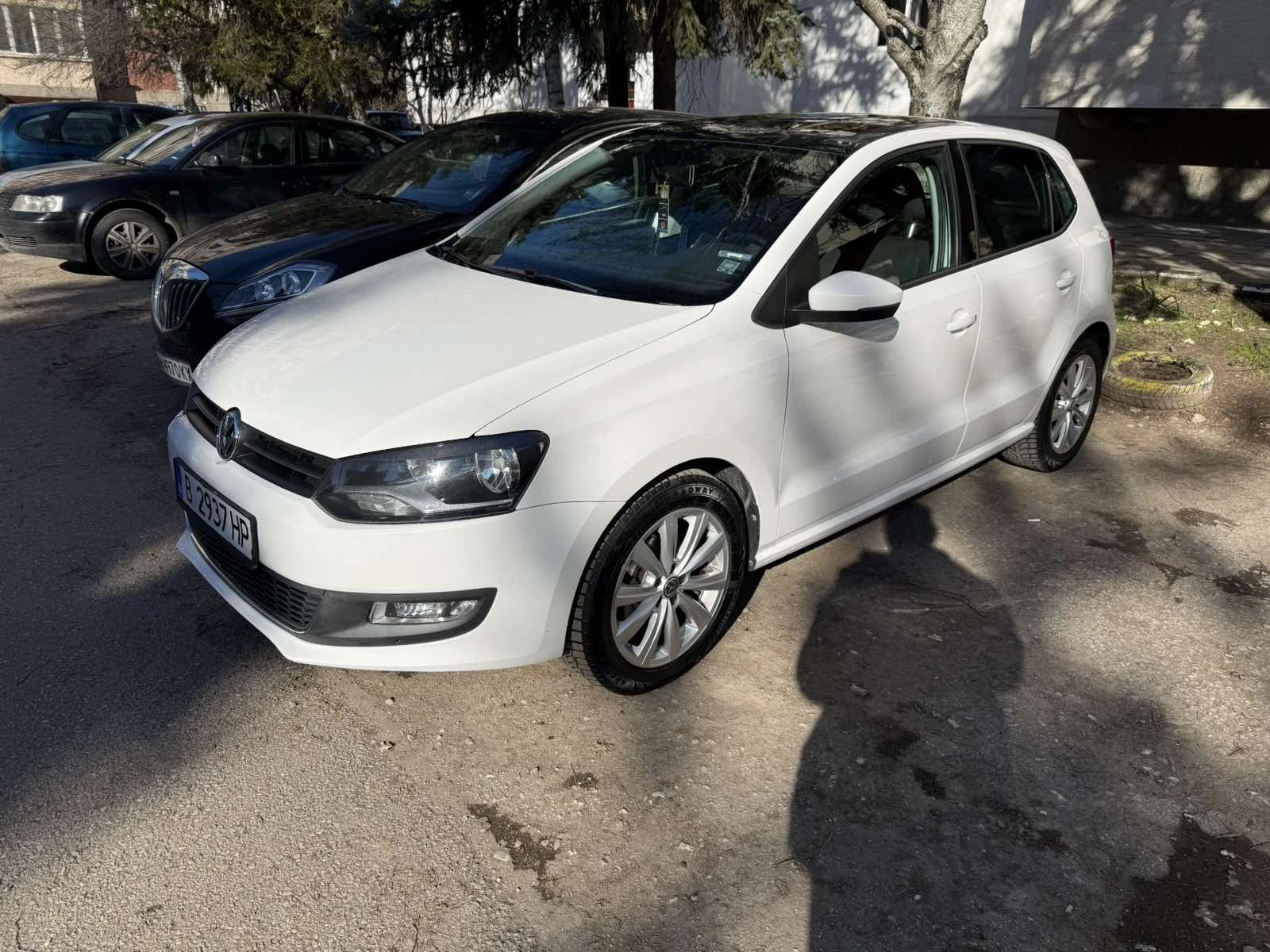 VW Polo 1.6 TDI/DSG/, снимка 3 - Автомобили и джипове - 54425059