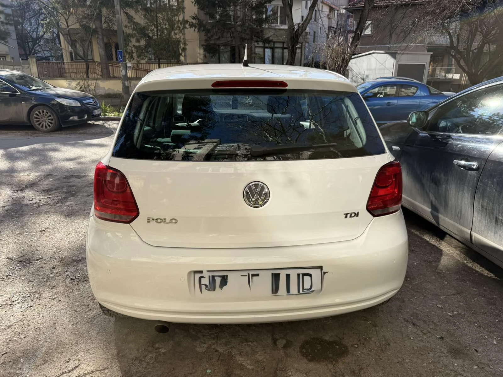 VW Polo 1.6 TDI/DSG/, снимка 4 - Автомобили и джипове - 54425059