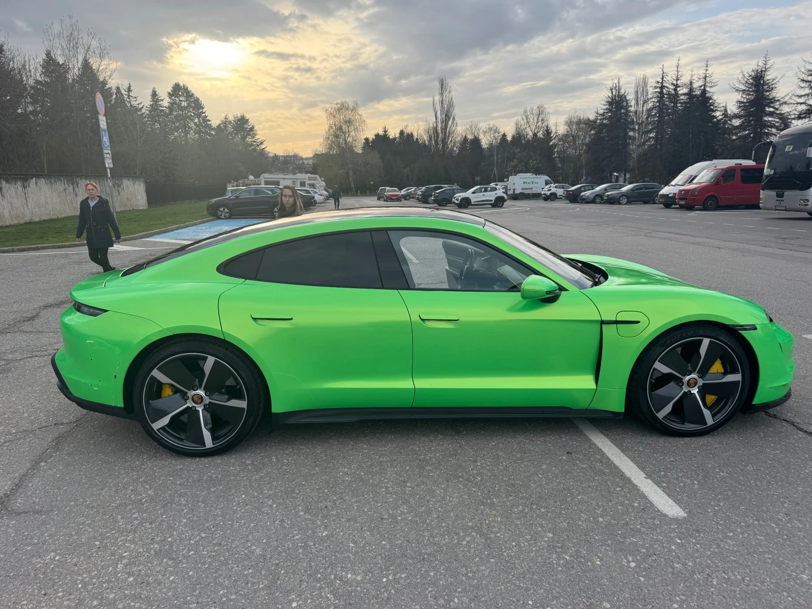 Porsche Taycan Turbo S 761 кс, снимка 3 - Автомобили и джипове - 54664031