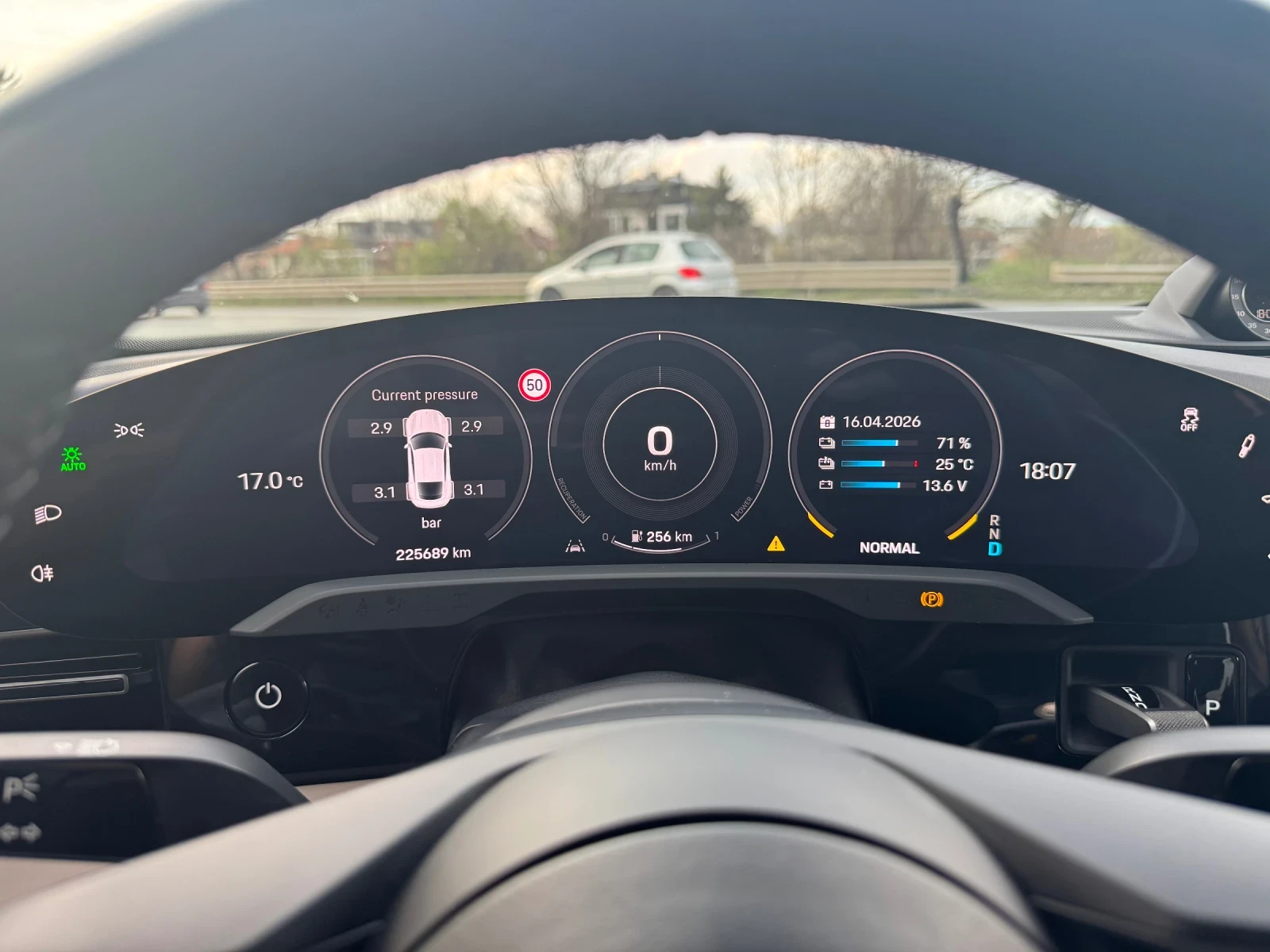 Porsche Taycan Turbo S 761 кс, снимка 12 - Автомобили и джипове - 54664031