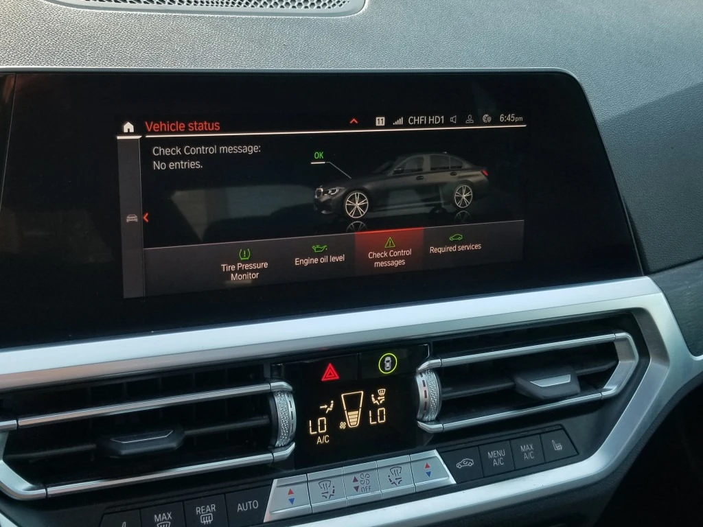 BMW 330 330i xDrive Sport Line, снимка 13 - Автомобили и джипове - 55003942