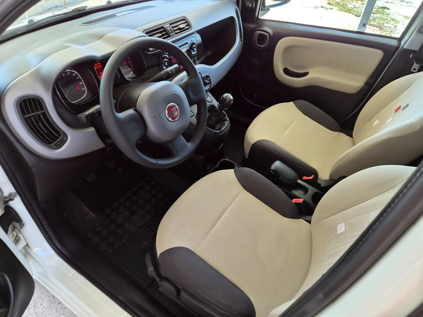 Fiat Panda 0.9i BENZ/METAN, снимка 8 - Автомобили и джипове - 55427775