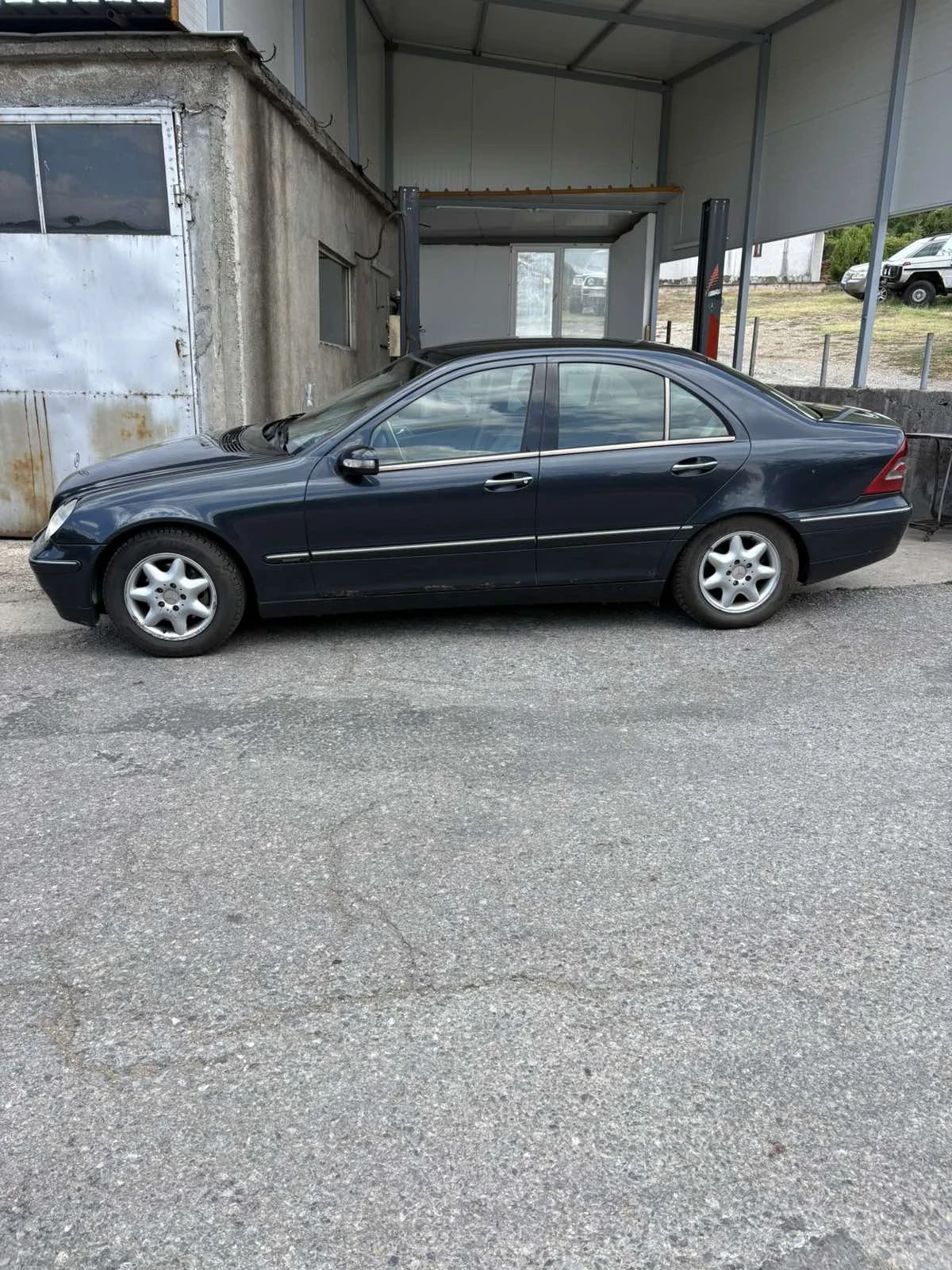 Mercedes-Benz 220 CDI, снимка 6 - Автомобили и джипове - 55673472