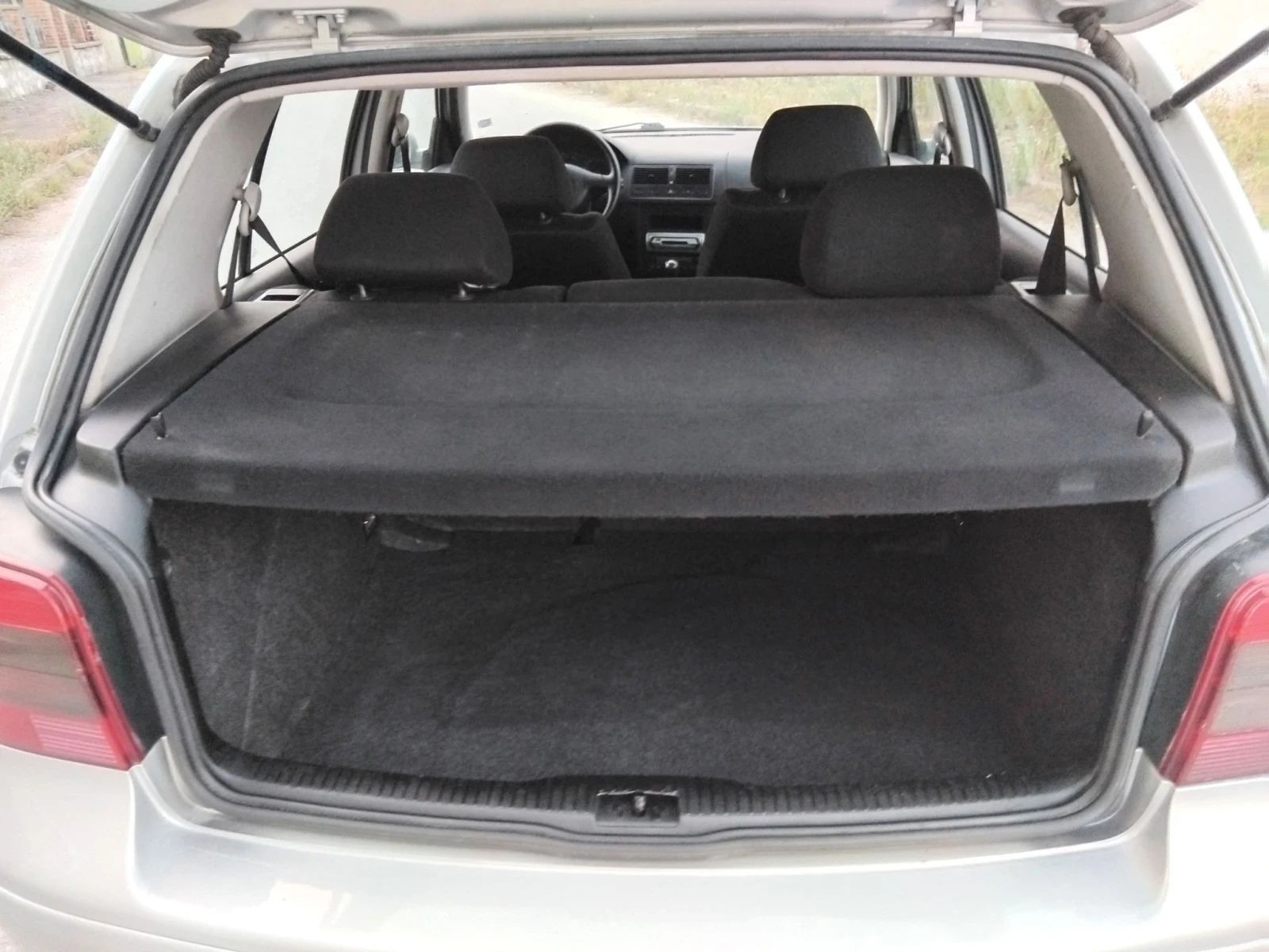 VW Golf 1.6iSR.101k + КЛИМА. БЕНЗИН , снимка 14 - Автомобили и джипове - 55692244