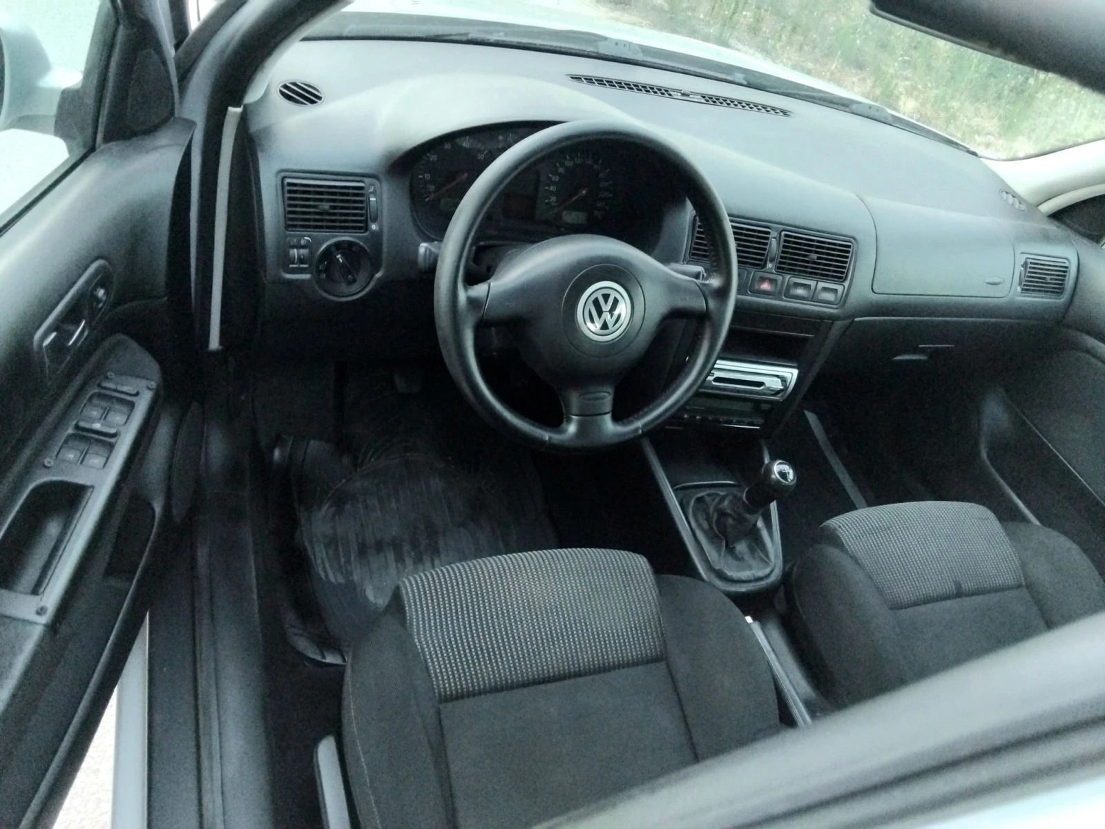 VW Golf 1.6iSR.101k + КЛИМА. БЕНЗИН , снимка 16 - Автомобили и джипове - 55692244