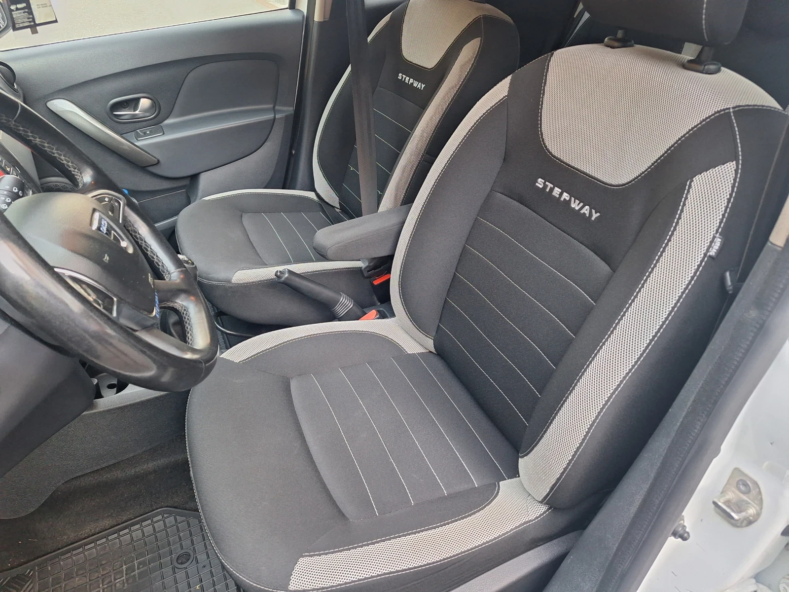 Dacia Sandero, снимка 8 - Автомобили и джипове - 55884505