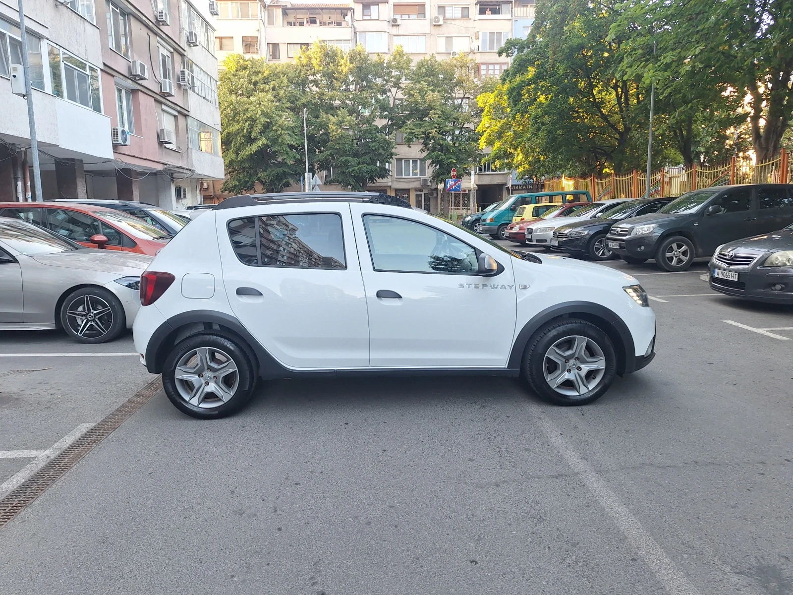 Dacia Sandero, снимка 6 - Автомобили и джипове - 55884505