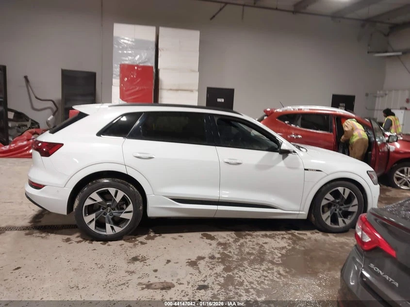 Audi E-Tron Premium Quattro, снимка 13 - Автомобили и джипове - 56618871