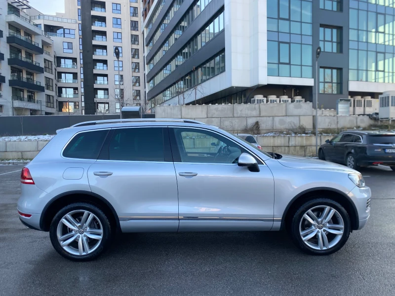 VW Touareg, снимка 5 - Автомобили и джипове - 48116820