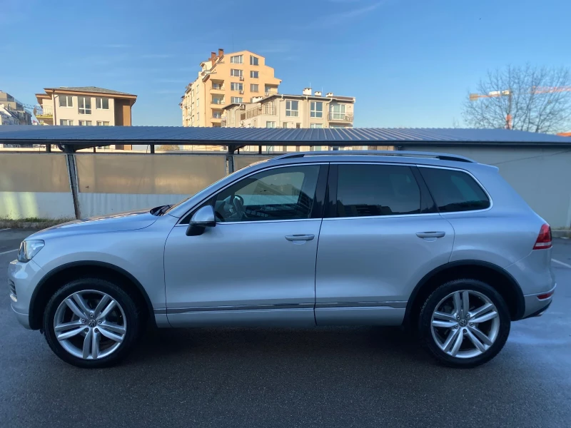 VW Touareg, снимка 2 - Автомобили и джипове - 48116820