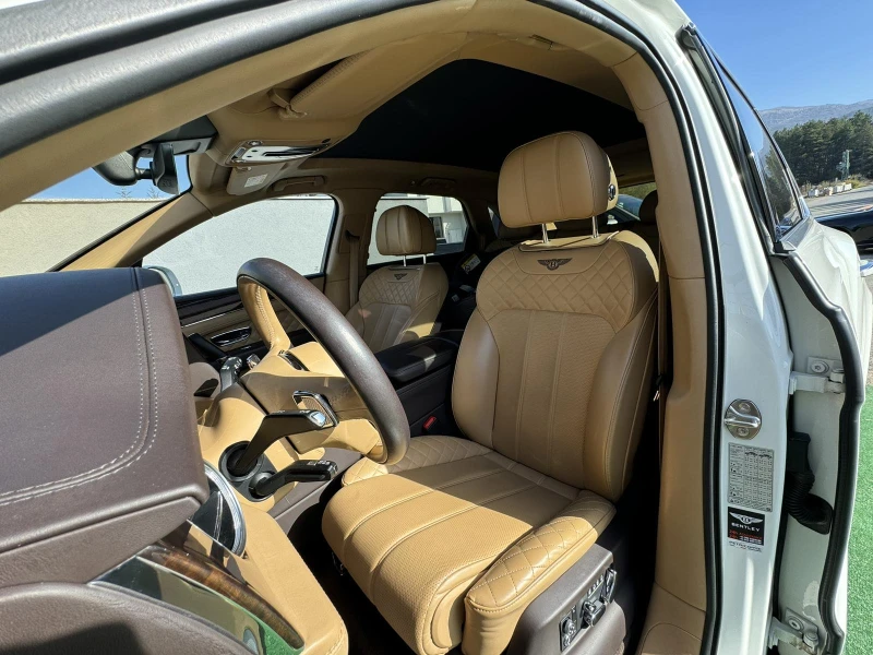 Bentley Bentayga 4.0L V8 АВАНСОВА ВНОСКА, снимка 9 - Автомобили и джипове - 48141883