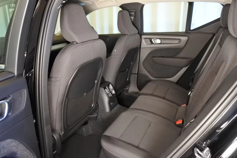 Volvo XC40 T5/INSCRIPTION-EXP./261HP/ACC/CARPLAY/KLESS/640f, снимка 14 - Автомобили и джипове - 51455652