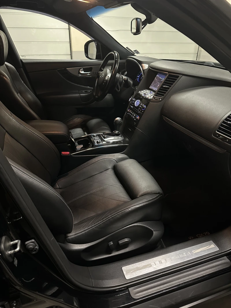 Infiniti Fx 30 D S Premium (N1), снимка 8 - Автомобили и джипове - 52682483