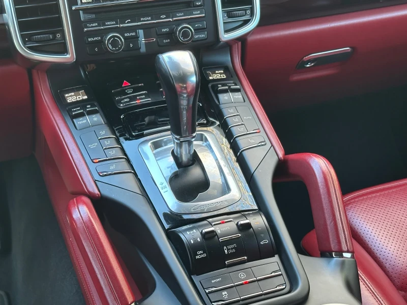 Porsche Cayenne 4.2 TDI* GTS PACK* FACE* ТЕГЛИЧ* , снимка 10 - Автомобили и джипове - 53030704