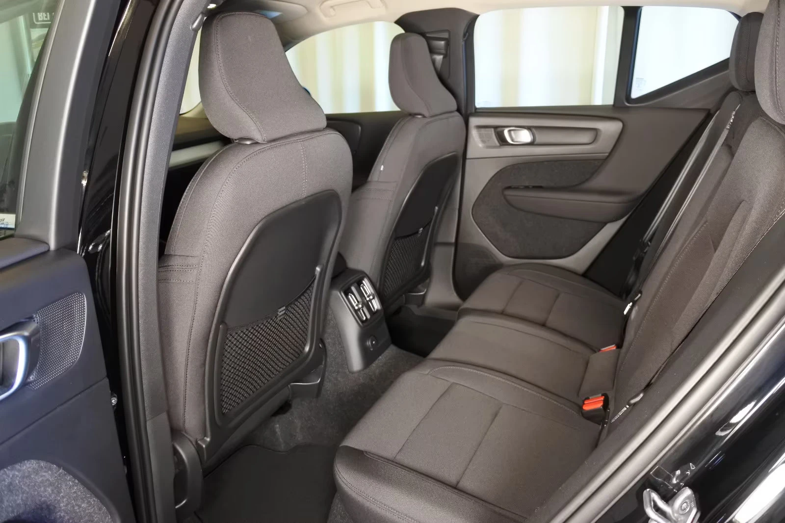 Volvo XC40 T5/INSCRIPTION-EXP./261HP/ACC/CARPLAY/KLESS/640f | Mobile.bg   14