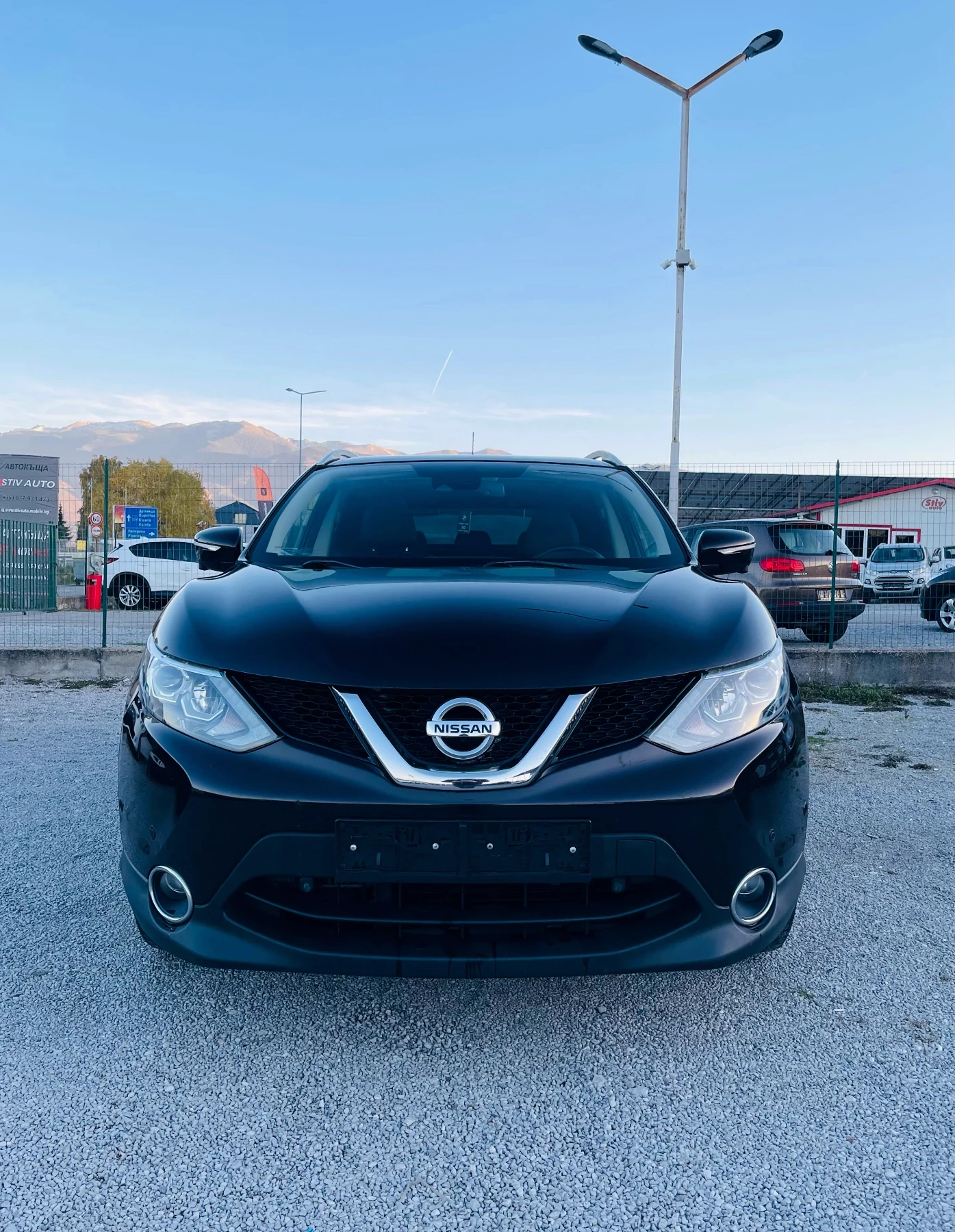 Nissan Qashqai 1.6 dci Кожа* Панорама* Камера 360* Сервиз книжка - изображение 2
