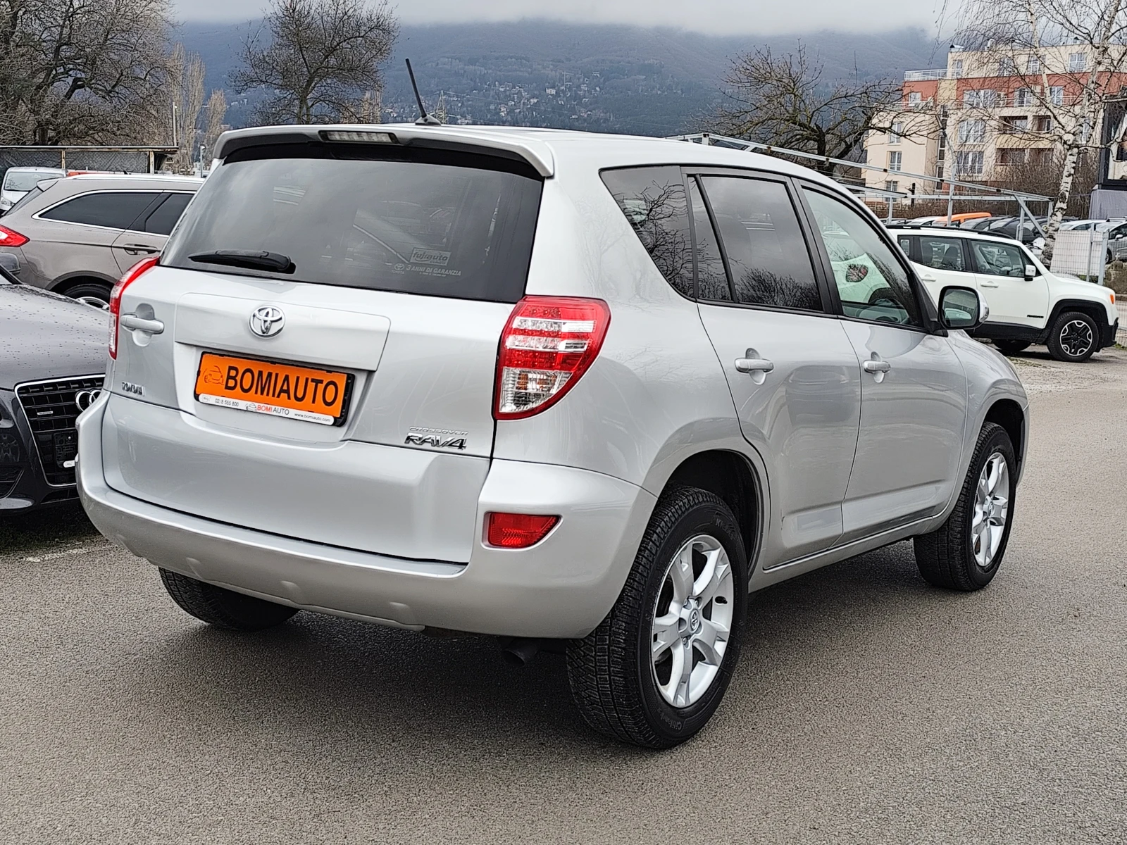 Toyota Rav4 2.2D-4D* CROSSOVER* 4X4* EURO5A*  - изображение 4