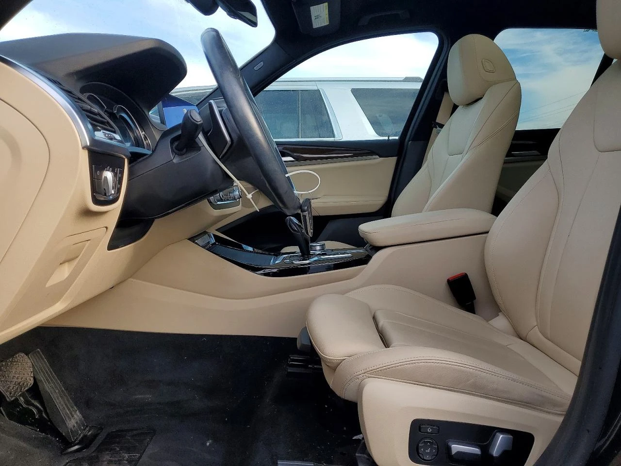 BMW X3 XDRIVE30I* ПОДГРЕВИ* ДИСТРОНИК* LED* KEYLESS*  - изображение 7