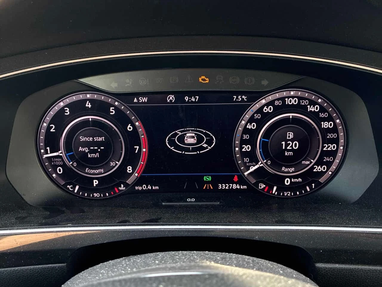 VW Tiguan * Highline * 2 КЛЮЧА* PANO* ПОДГРЕВ* KEYLESS* , снимка 8 - Автомобили и джипове - 53991938