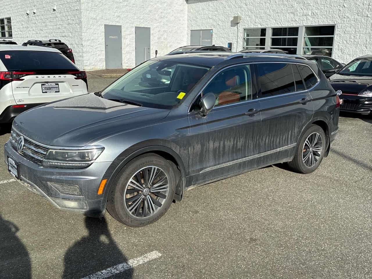 VW Tiguan * Highline * 2 КЛЮЧА* PANO* ПОДГРЕВ* KEYLESS* , снимка 12 - Автомобили и джипове - 53991938