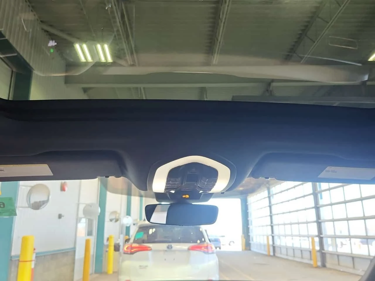 Porsche Macan S * Един собственик * Без инцидетни * CARFAX * , снимка 10 - Автомобили и джипове - 54344016