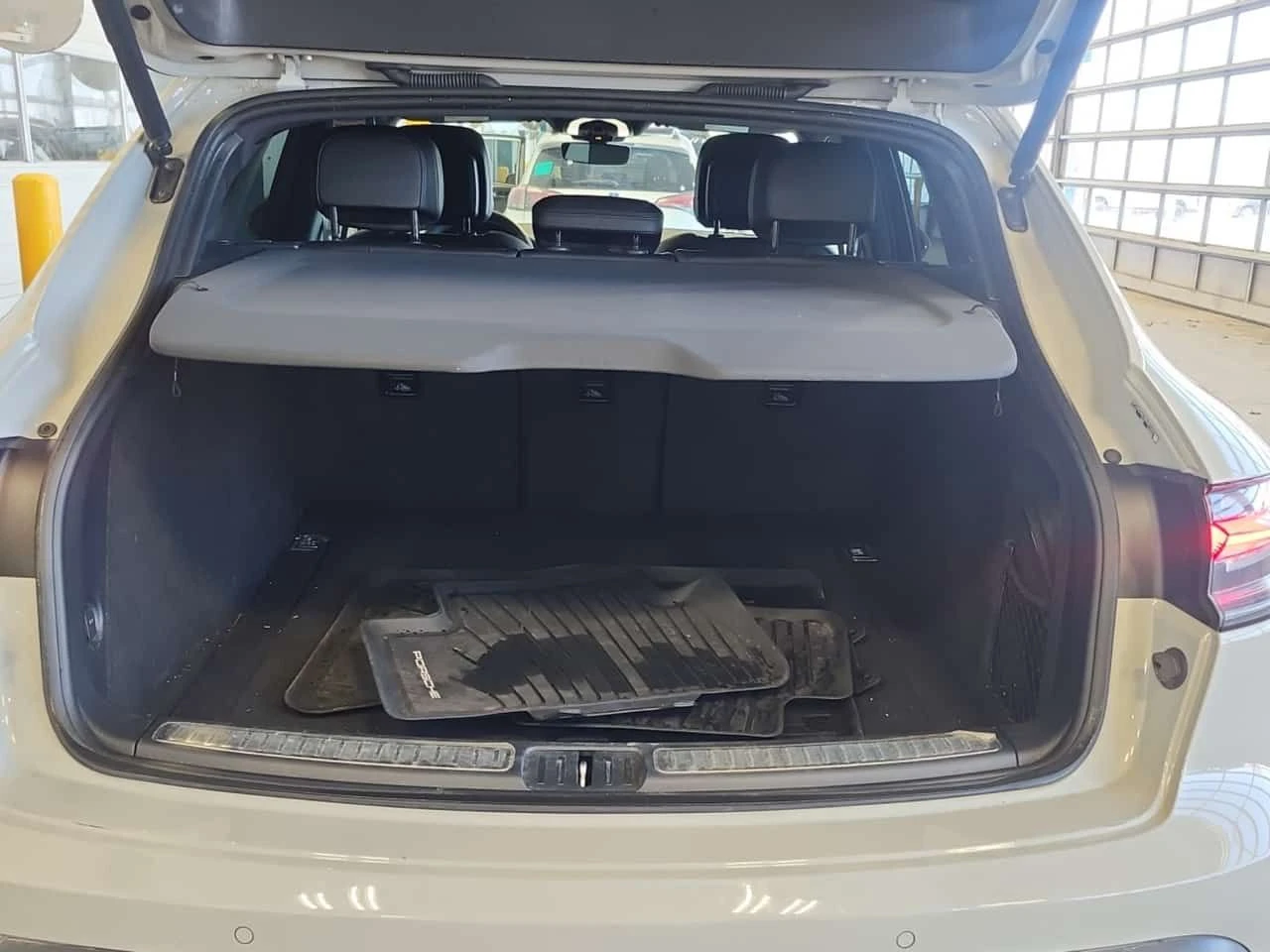 Porsche Macan S * Един собственик * Без инцидетни * CARFAX * , снимка 12 - Автомобили и джипове - 54344016